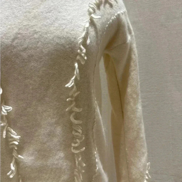 cream sweater small - Picture 2 of 4